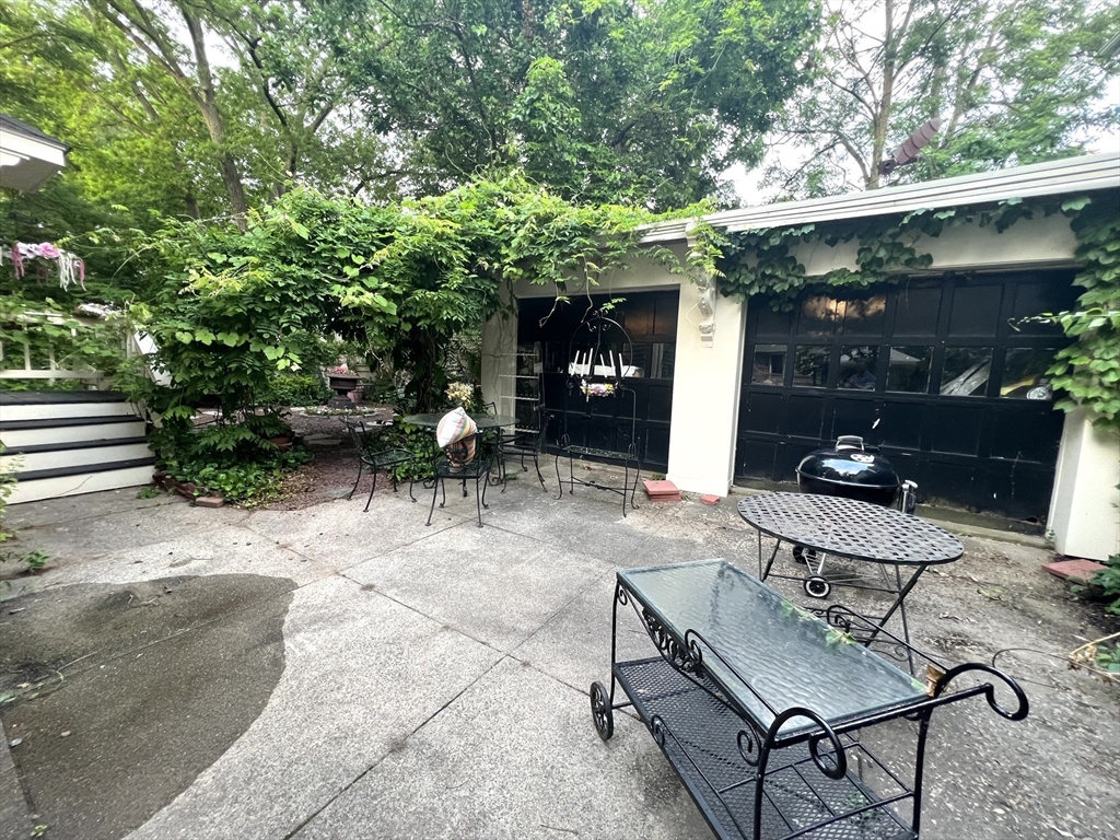 87 Oxford Ave # 1