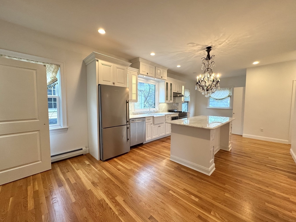 87 Oxford Ave # 1