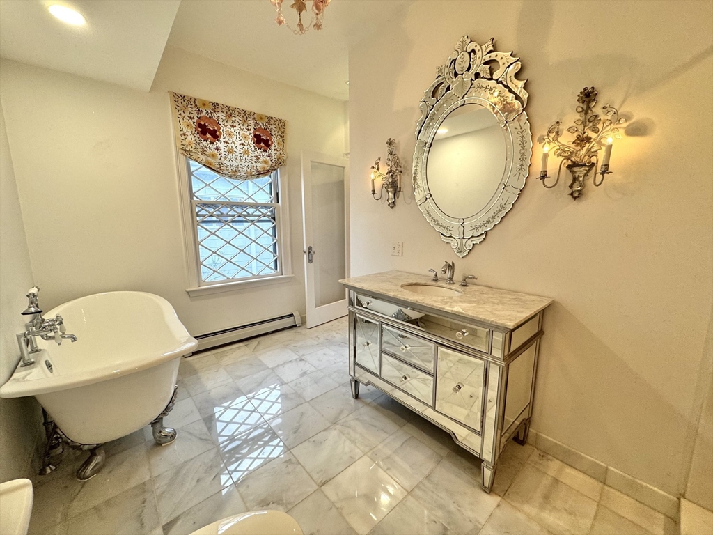 87 Oxford Ave # 1