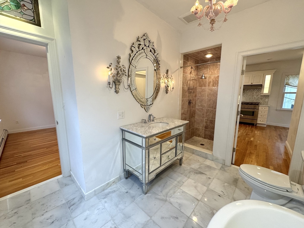 87 Oxford Ave # 1