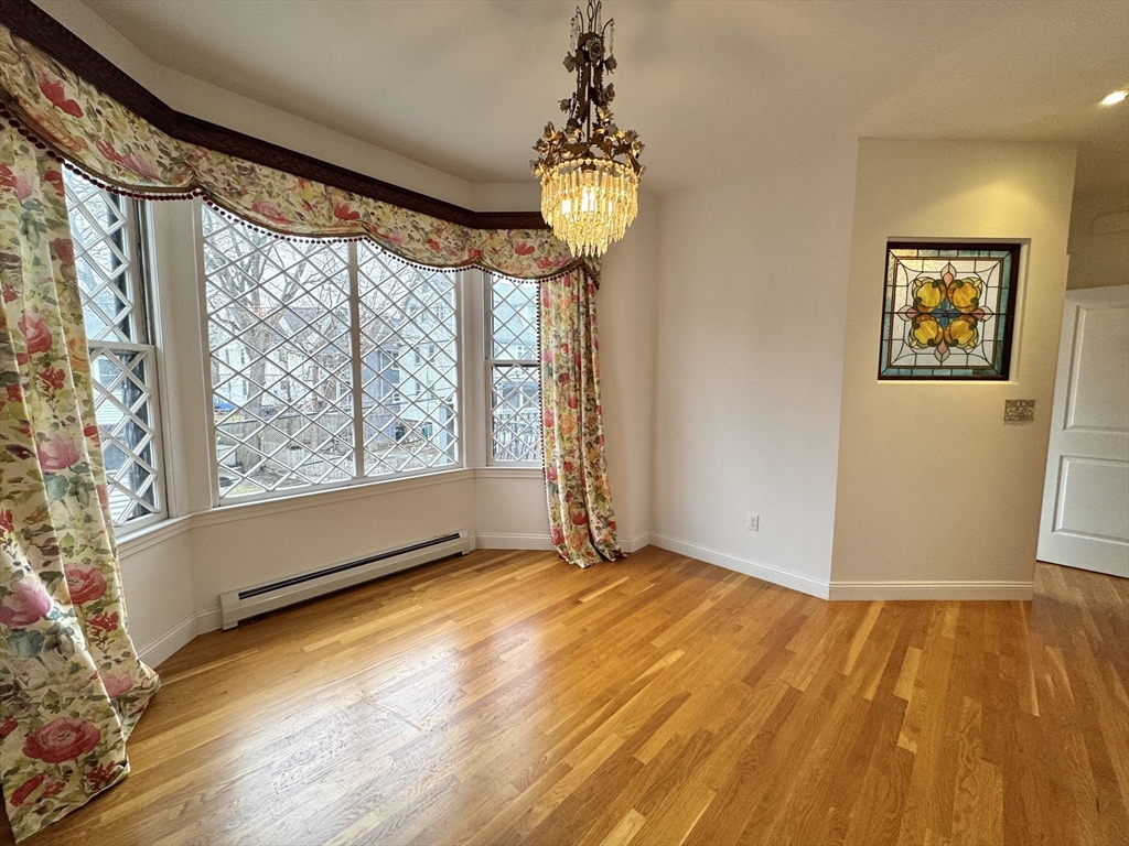 87 Oxford Ave # 1