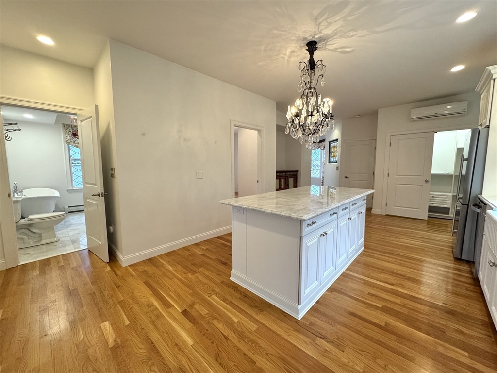 87 Oxford Ave # 1