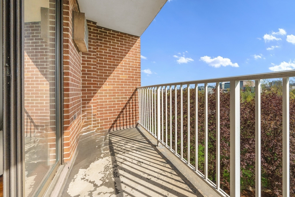 141 Coolidge Ave # 420