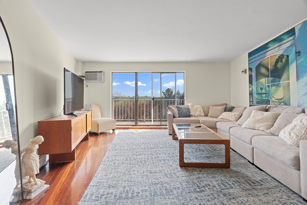 141 Coolidge Ave # 420