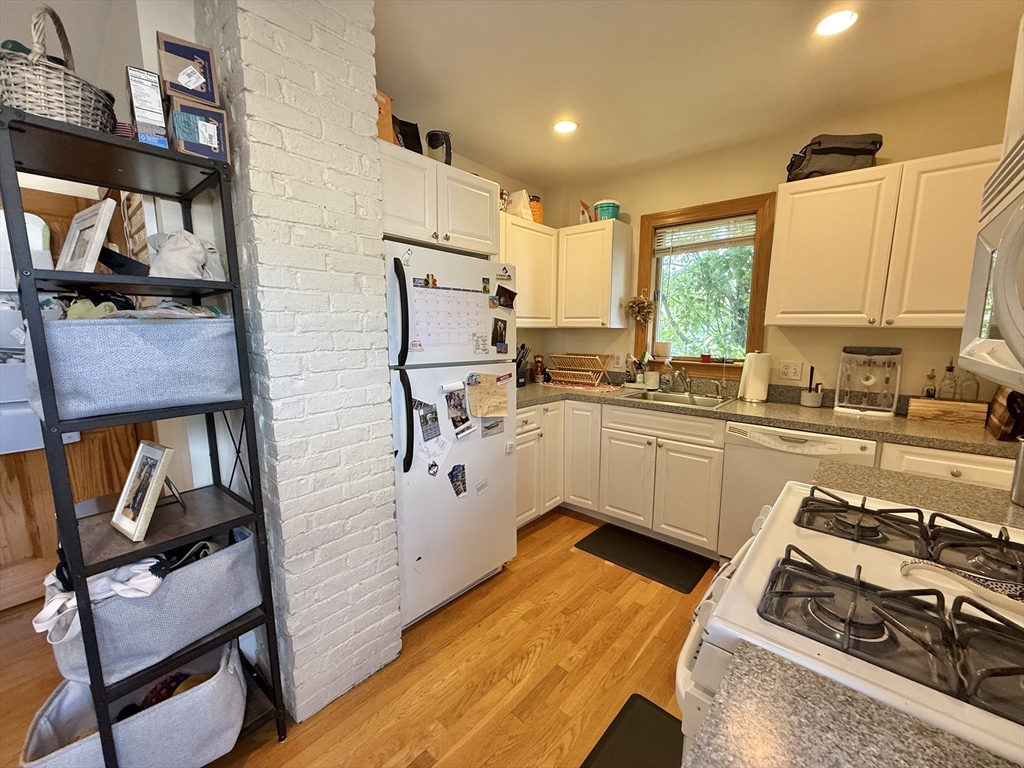 49 Pearl St # 2