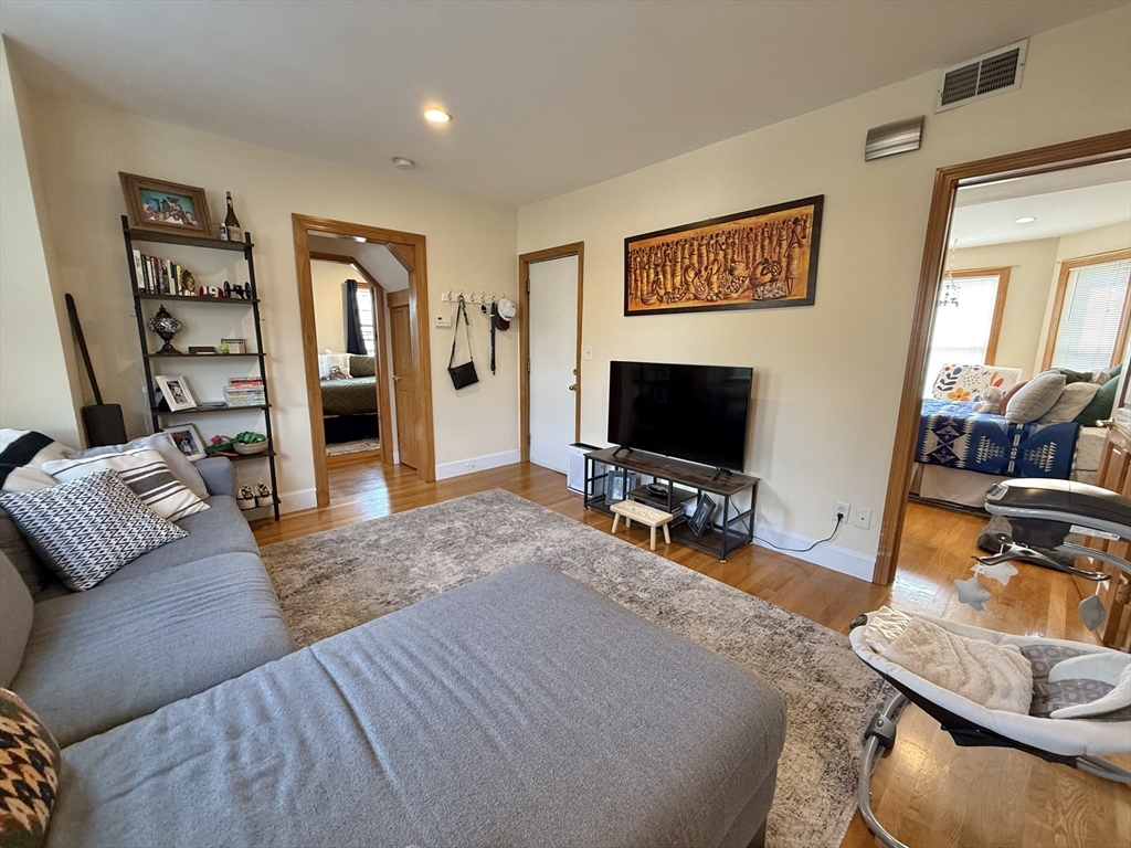 49 Pearl St # 2