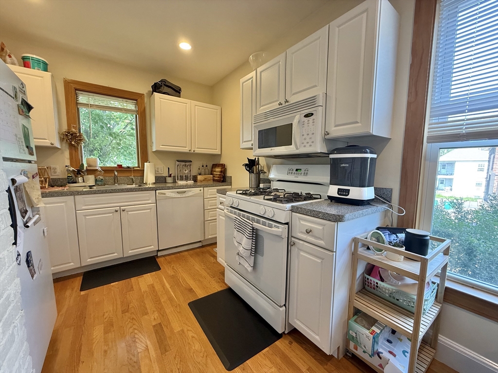 49 Pearl St # 2