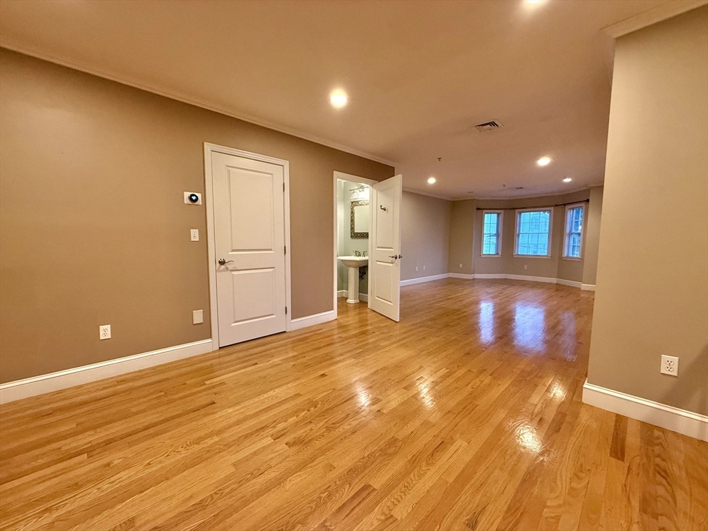 146 Adams St # 2