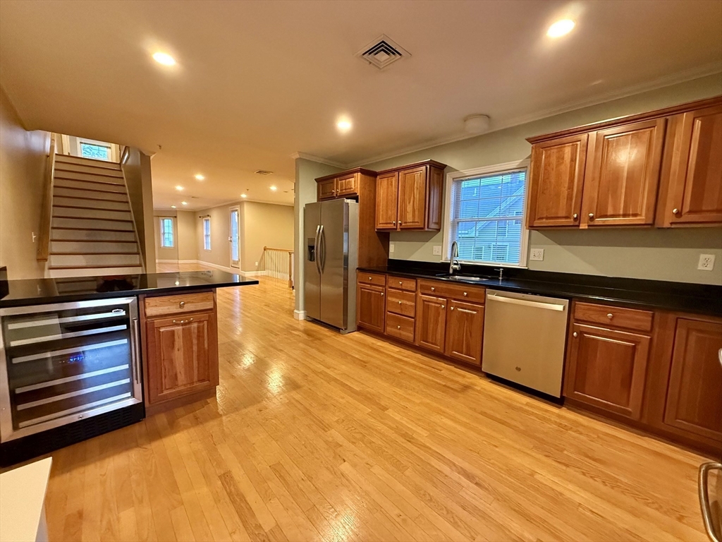 146 Adams St # 2