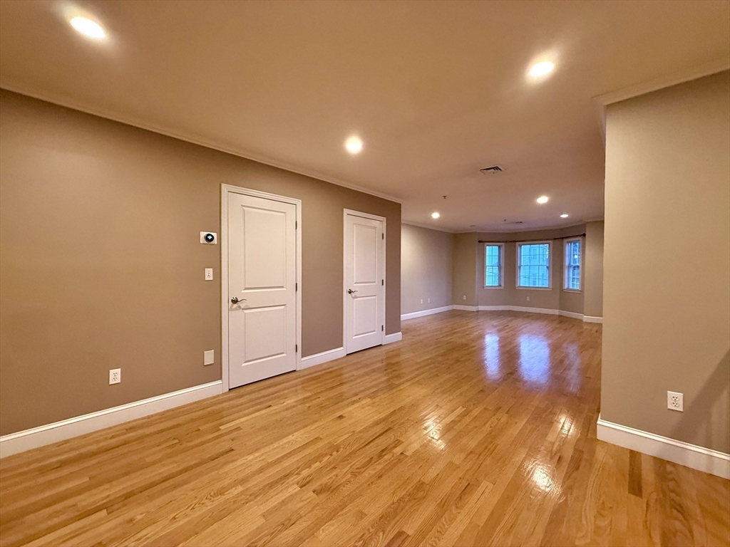 146 Adams St # 2