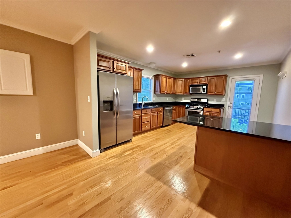 146 Adams St # 2