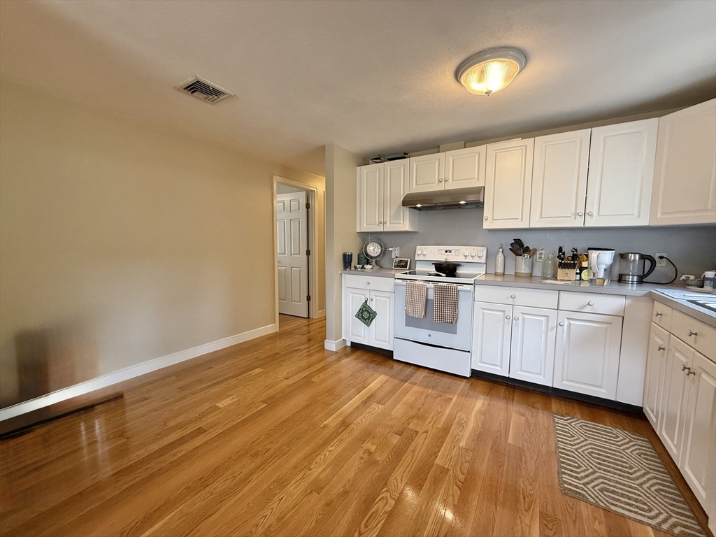 18 Dunstan St # 1