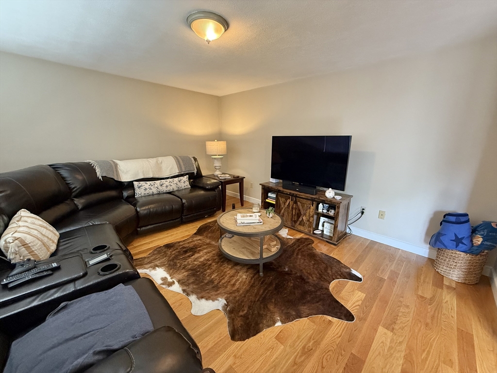 18 Dunstan St # 1