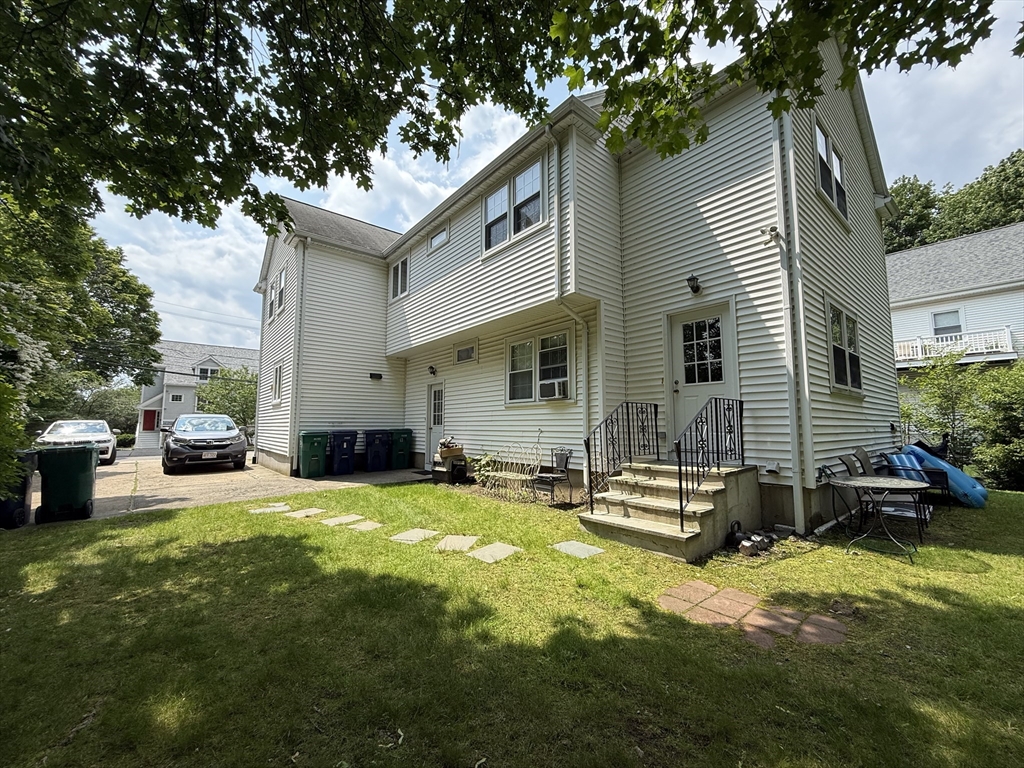 18 Dunstan St # 1