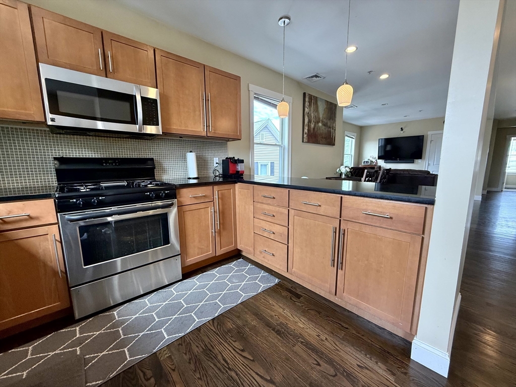 173 Newton St # 4