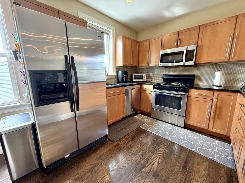173 Newton St # 4