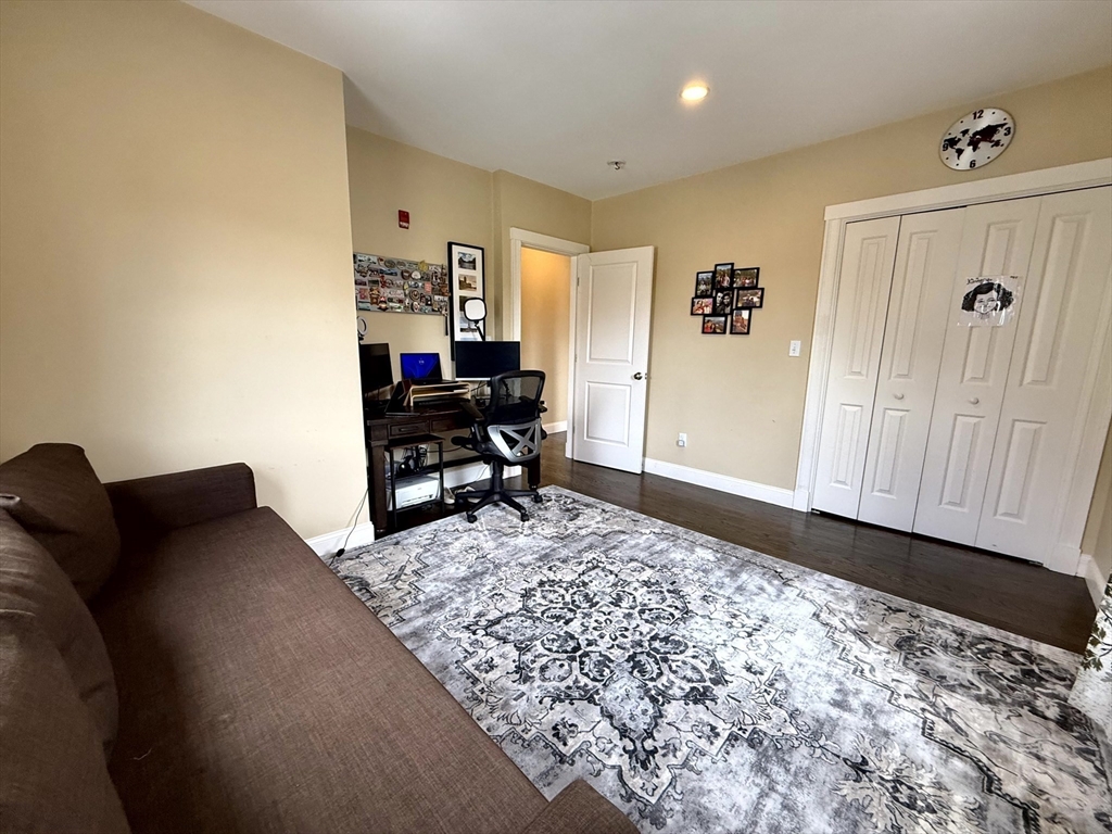 173 Newton St # 4
