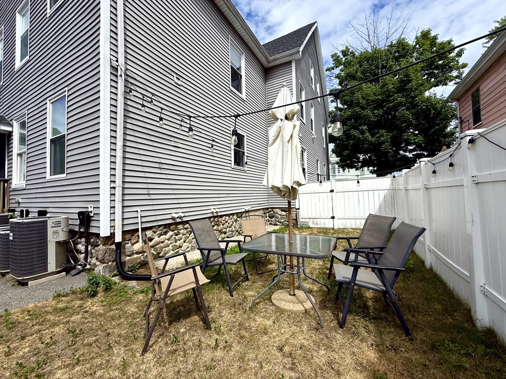 173 Newton St # 4