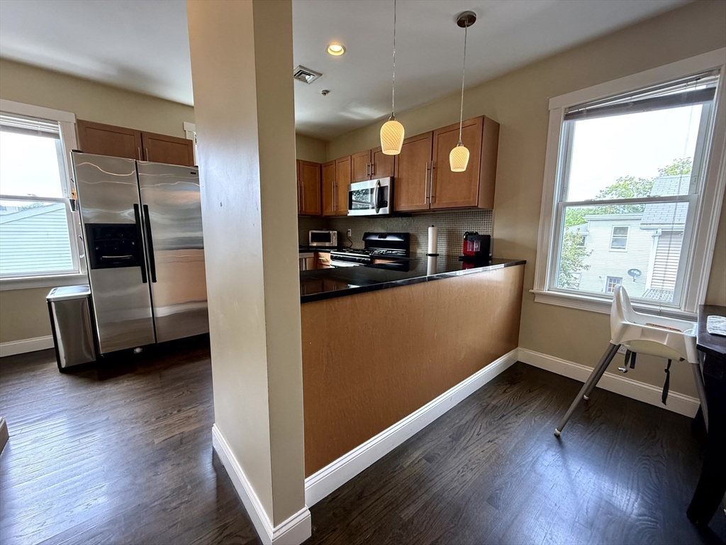 173 Newton St # 4