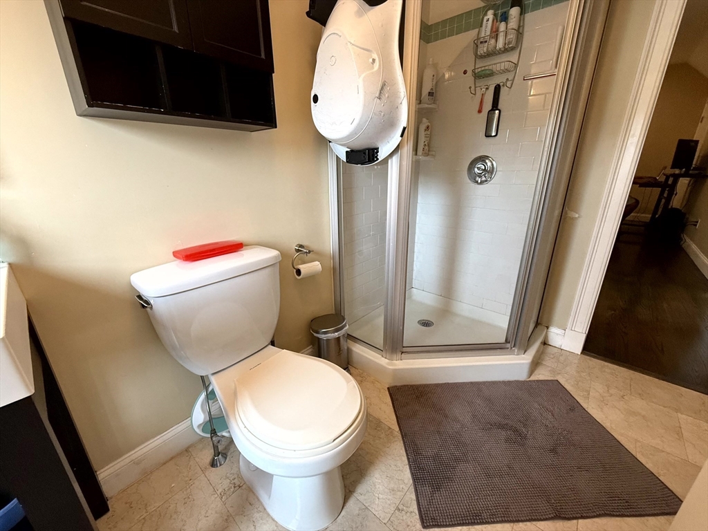 173 Newton St # 4