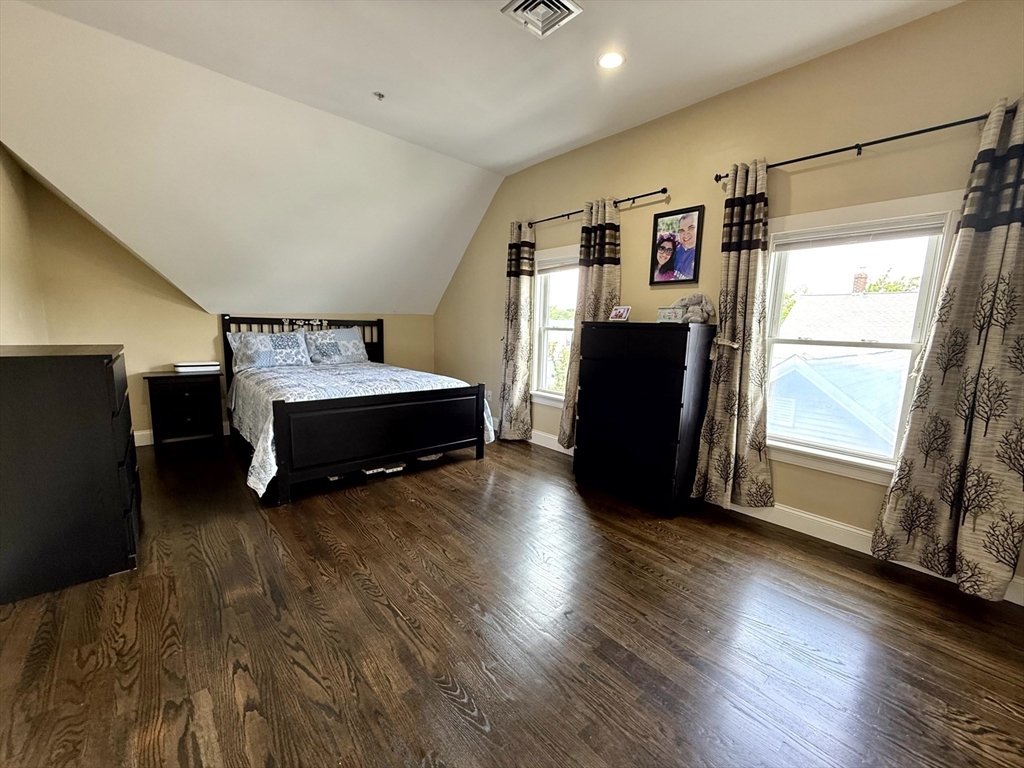 173 Newton St # 4