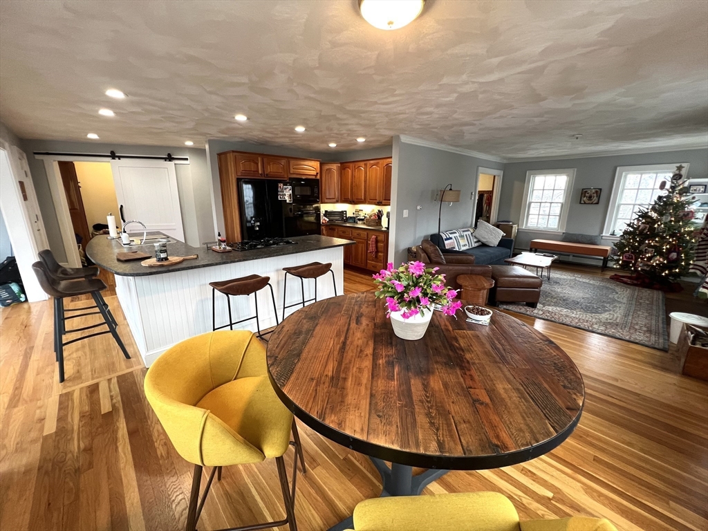 39 Highland Ave # 2