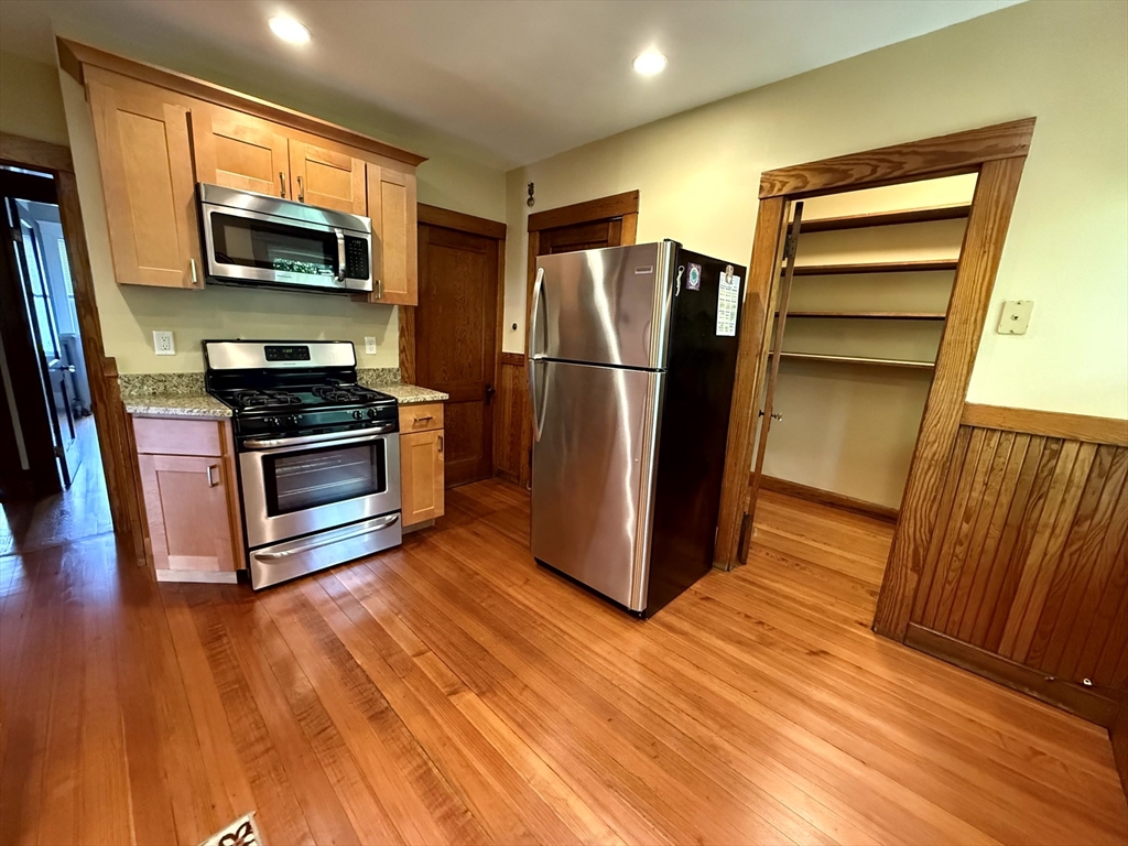 204 School St # 2