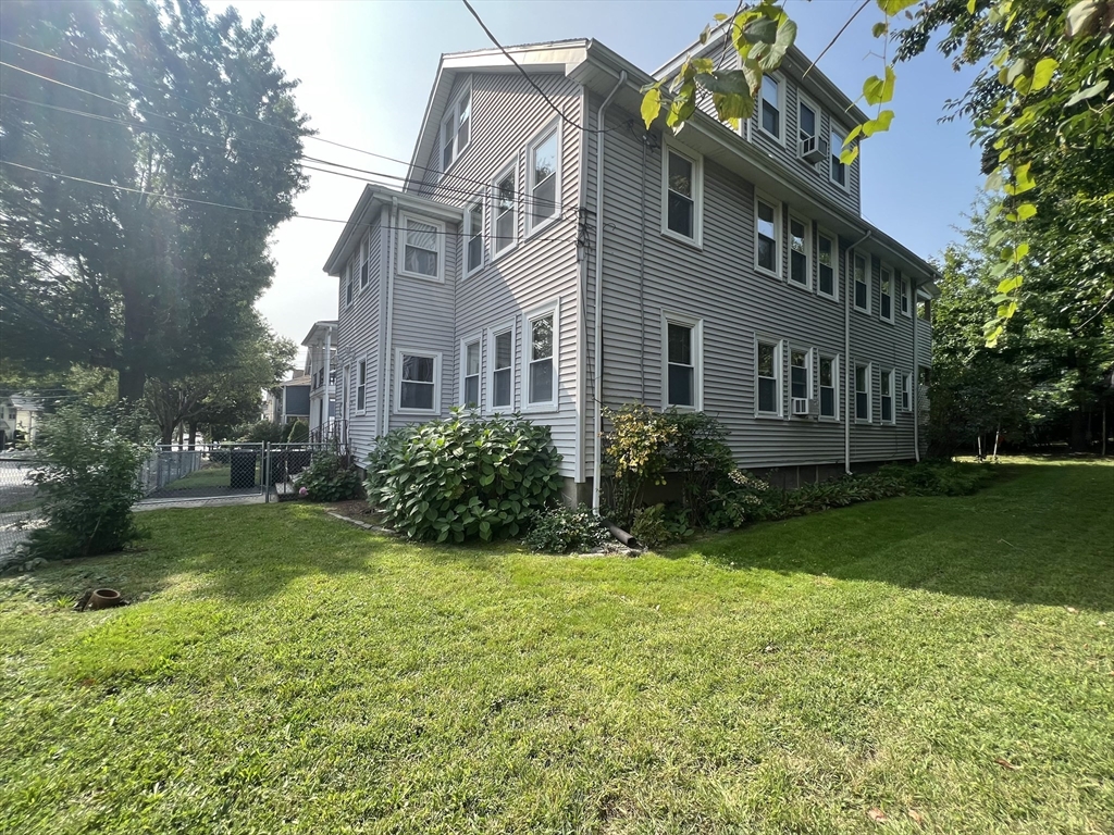 204 School St # 2