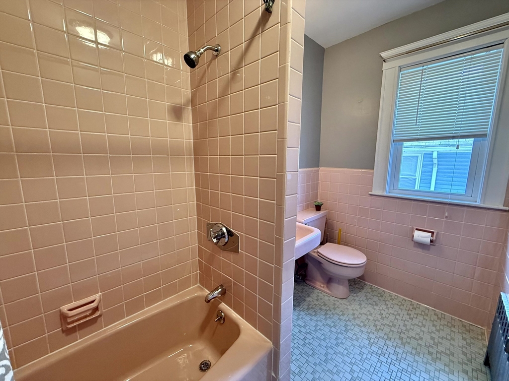 204 School St # 2