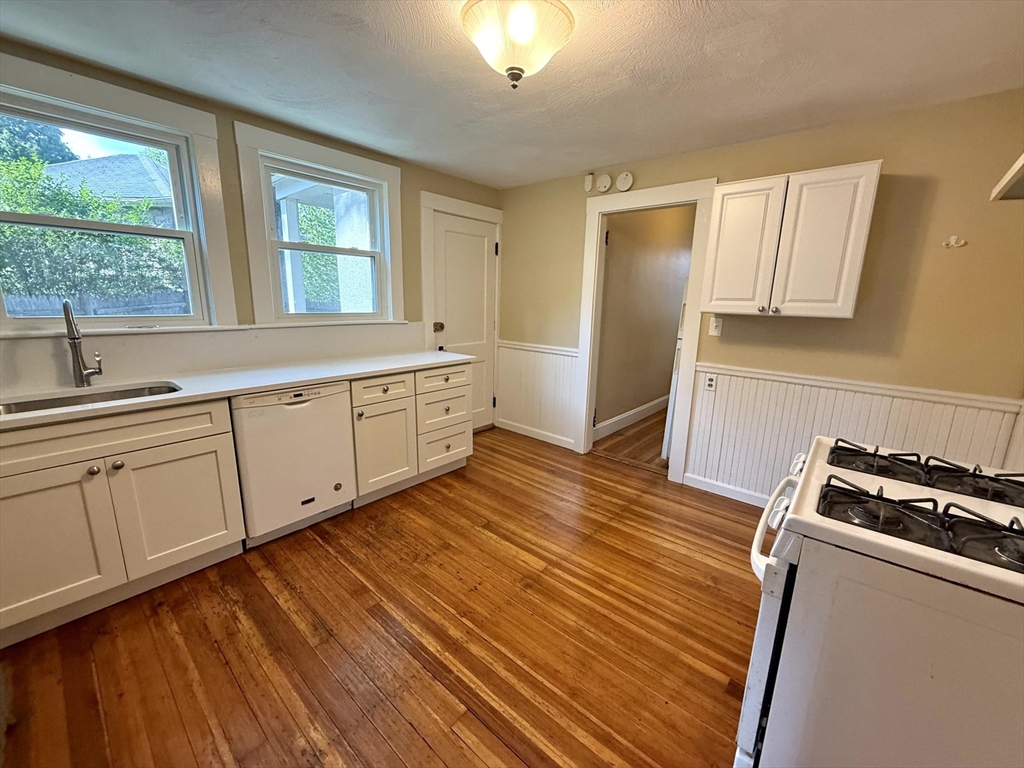 15 Clayton St Unit: FIRST FLOOR