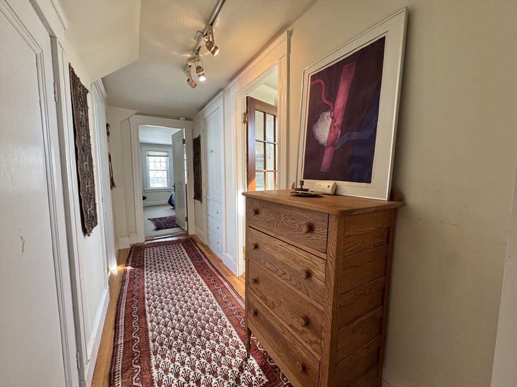 11 Flint Rd Unit: PRIV-FLOOR