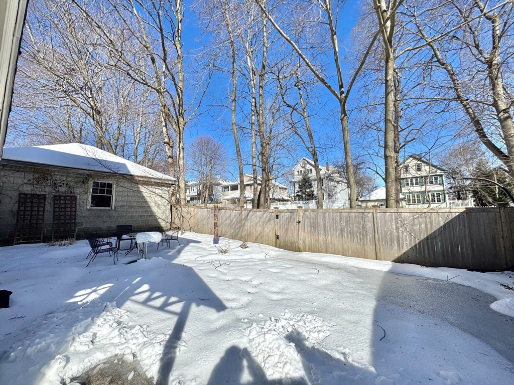 11 Flint Rd Unit: PRIV-FLOOR