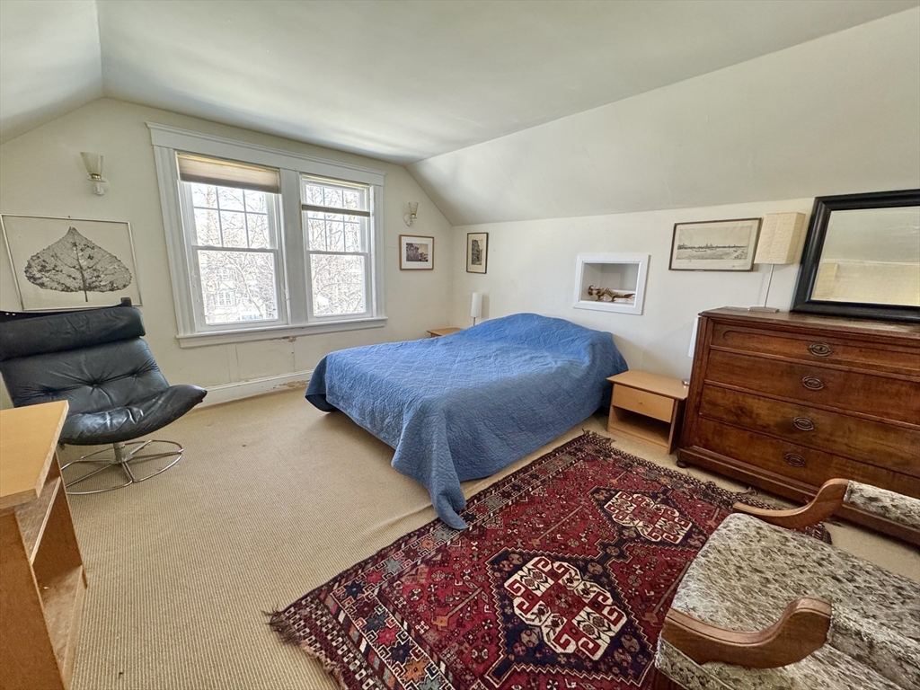 11 Flint Rd Unit: PRIV-FLOOR