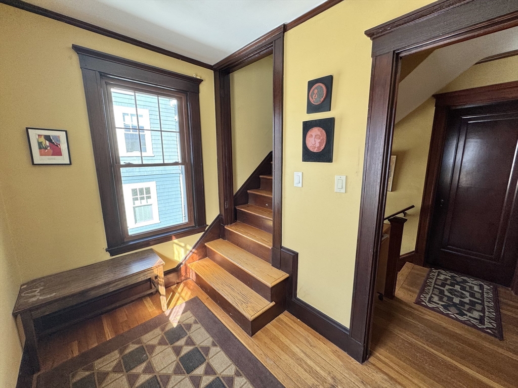 11 Flint Rd Unit: PRIV-FLOOR