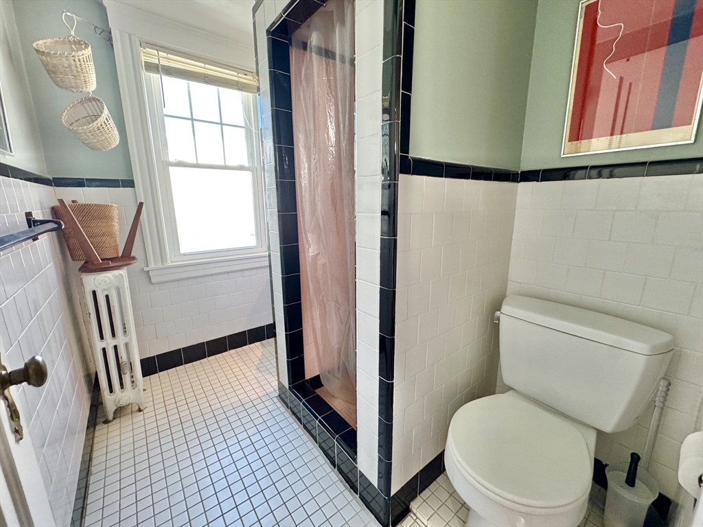 11 Flint Rd Unit: PRIV-FLOOR
