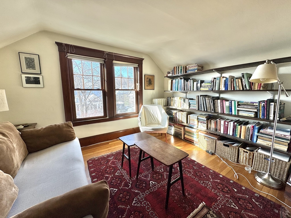 11 Flint Rd Unit: PRIV-FLOOR