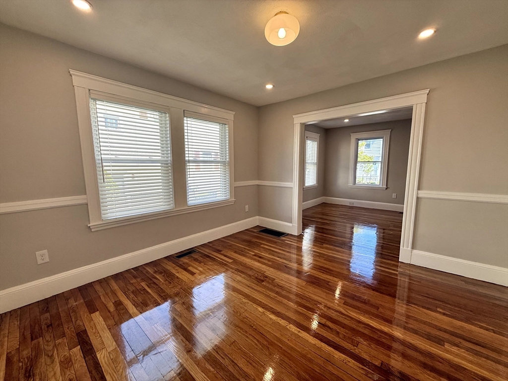 324 Arlington St # 1