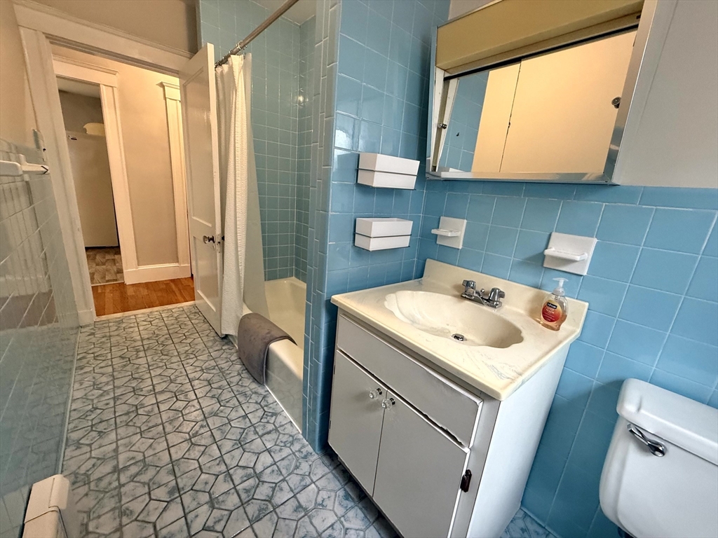 206 School St # 1