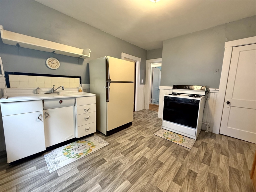 206 School St # 1