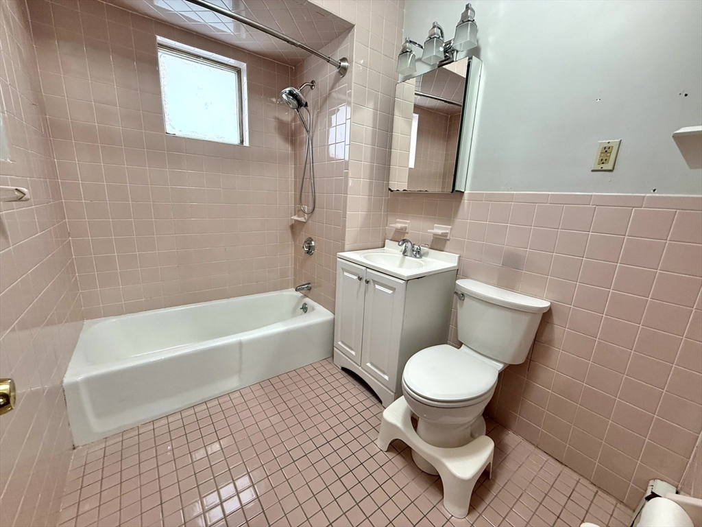 35 Irma Ave # 2