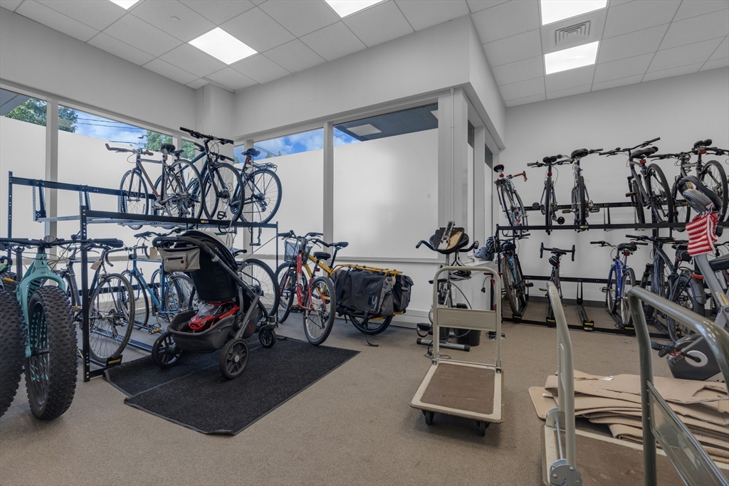 290 Pleasant St # 220