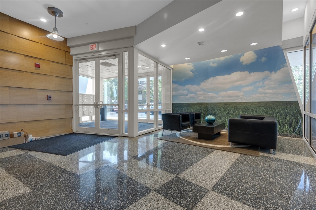 290 Pleasant St # 220