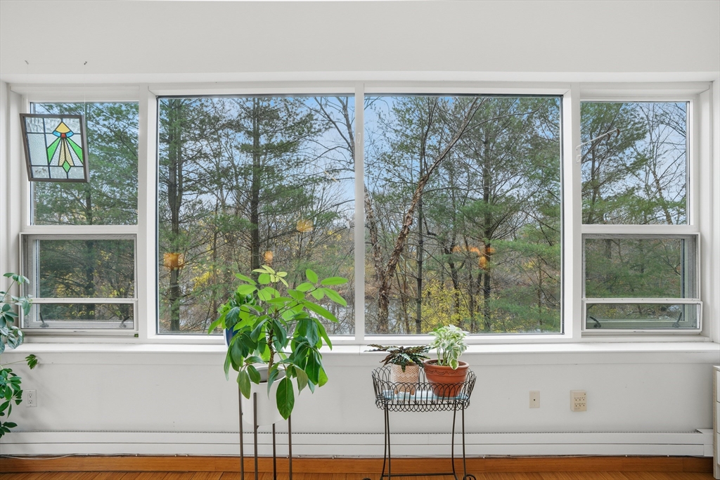 290 Pleasant St # 220