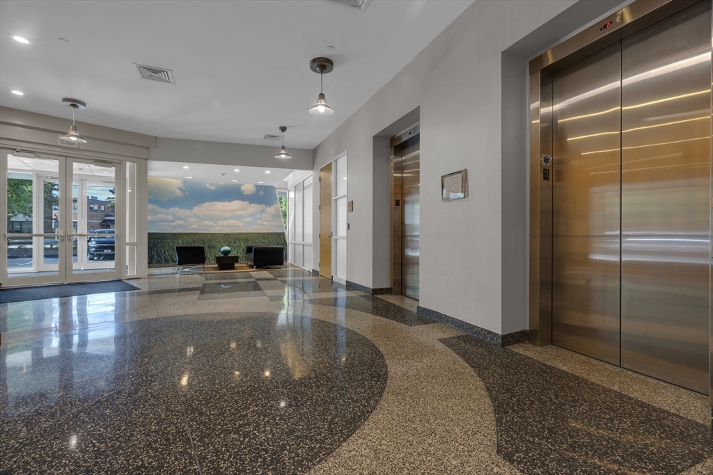 290 Pleasant St # 220