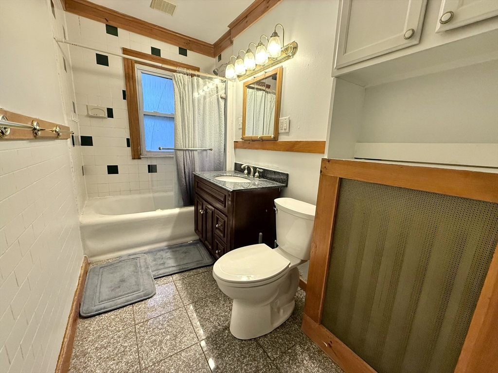 4 Adams Ave # 2