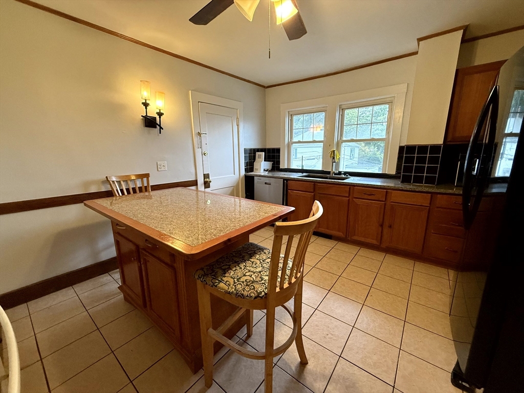 4 Adams Ave # 2