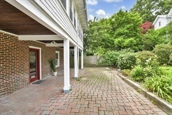 4 Adams Ave # 2