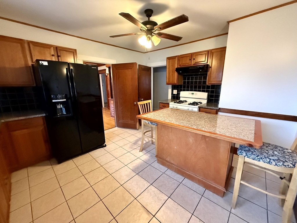 4 Adams Ave # 2