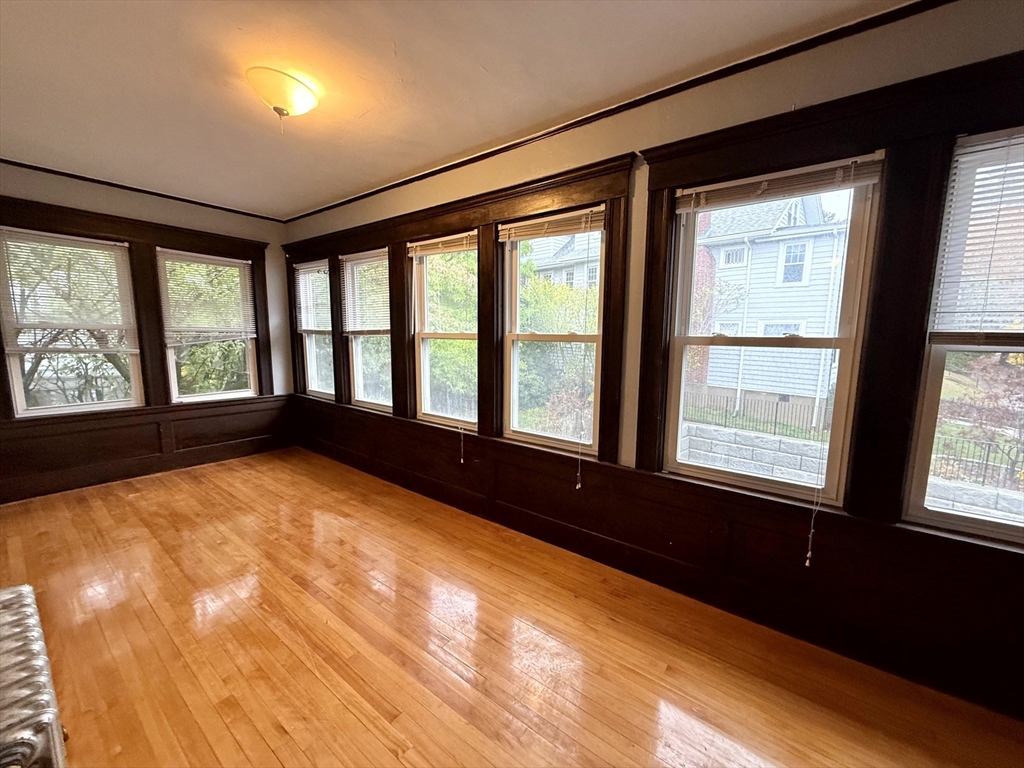 4 Adams Ave # 2