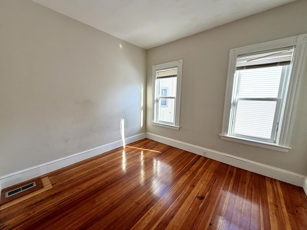 21 Oakland Ave # 2